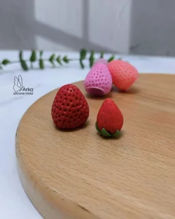 قالب توت فرنگی✅️